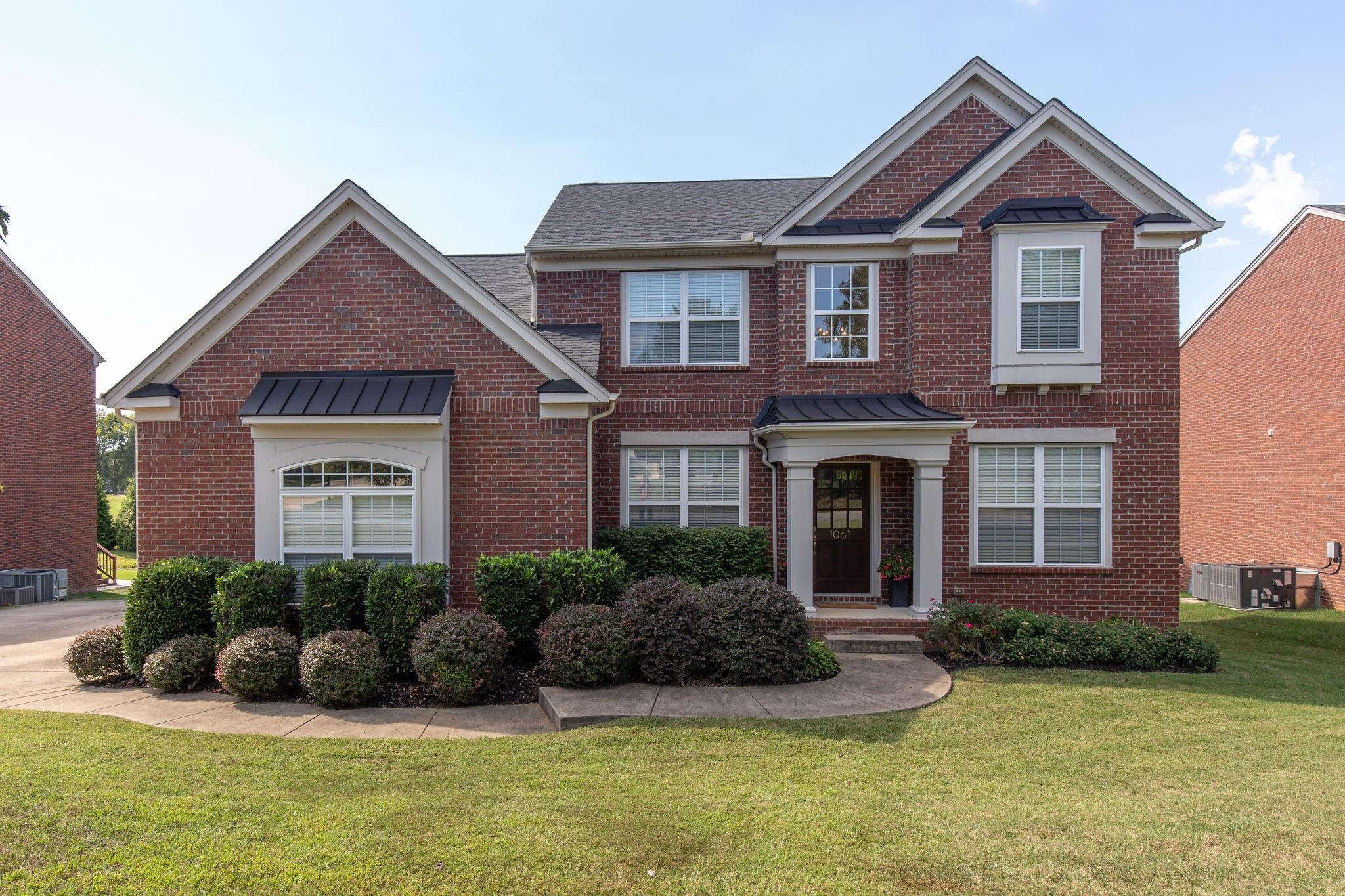 1061 Avery Trace Cir, Hendersonville, TN 37075