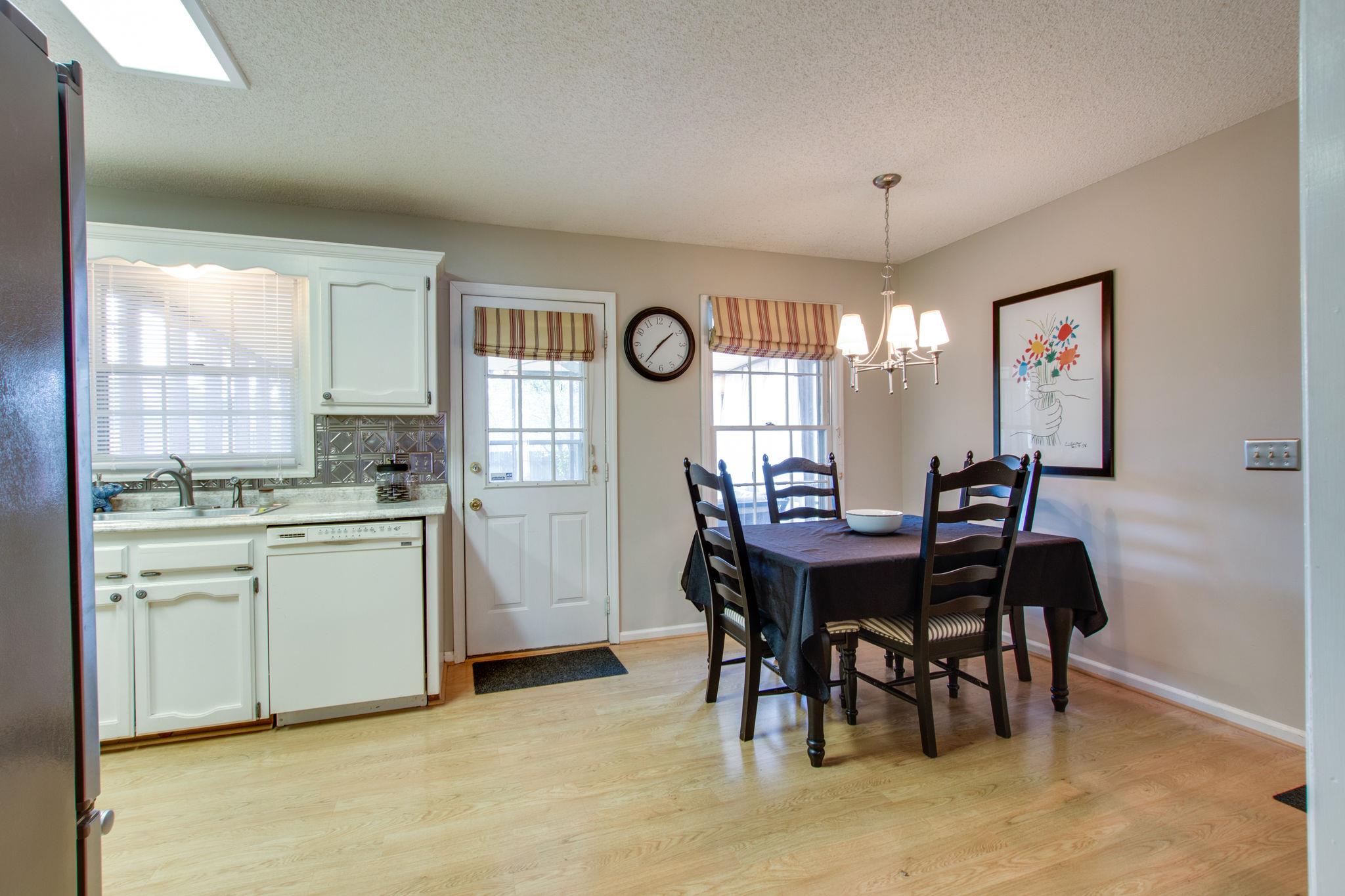 2427 Maybrook Ct, Murfreesboro, TN 37128